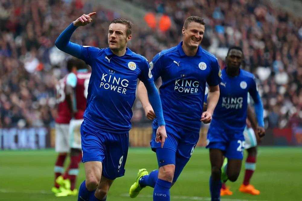  莱斯特城客场轻取诺丁汉森林，瓦尔迪传射主导胜局  